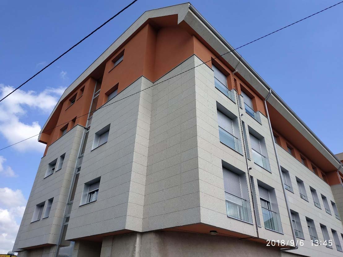 Fachada ventilada Bertamiráns